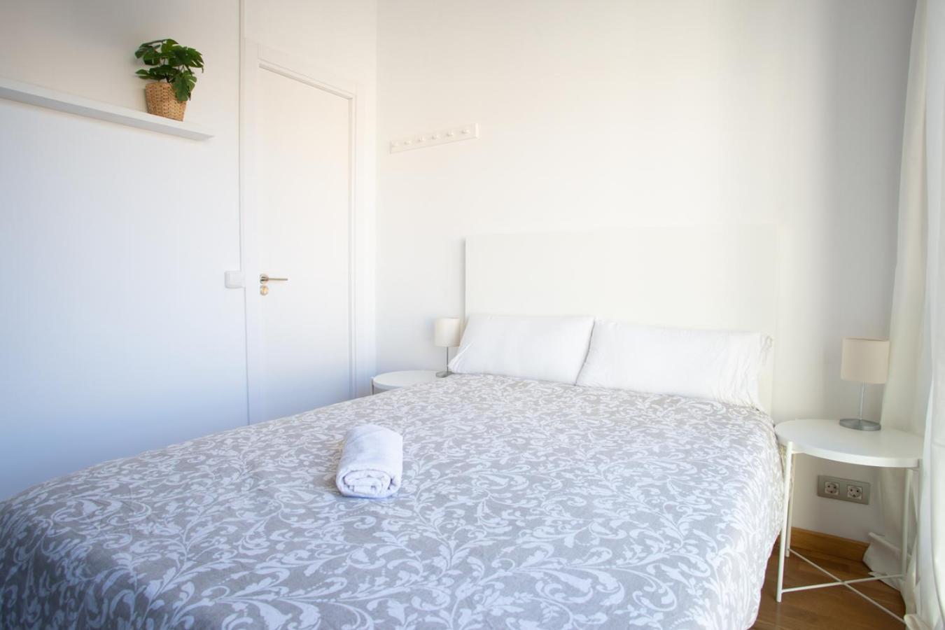 Private Rooms Near Las Ramblas Βαρκελώνη Εξωτερικό φωτογραφία